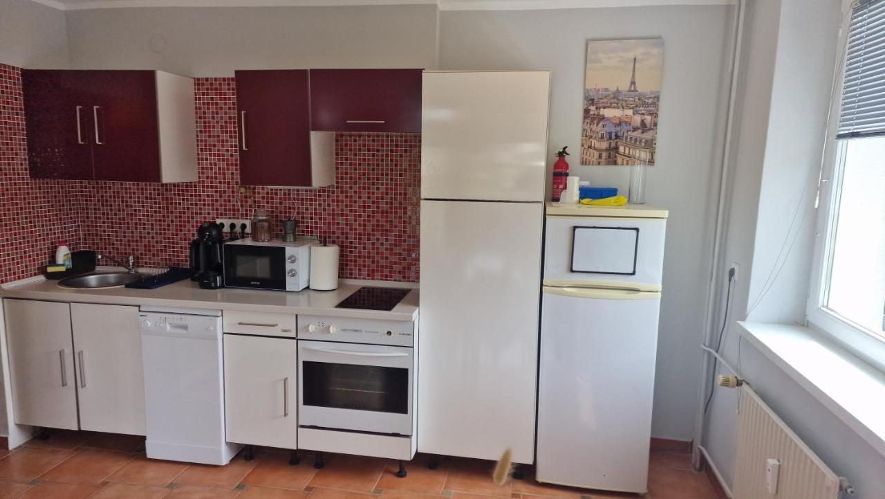 Lovely Condo With Free Parking Ljubljana Luaran gambar